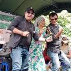 Tak di sangka Neneng umur sudah 60 tahun masih esis dalam musik dangdut.