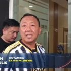 Pegawai Disnaker Pemda Palembang di tahan oleh Kejari diduga menerima suap.