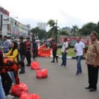 600 paket takjil berbuka puasa ramadhan diberikan oleh polisi bersama 8 BEM (badan eksekutif mahasiswa) se-kota Tangerang.